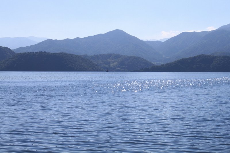 SG12Lake Suigestu and float in late afternoon.jpg